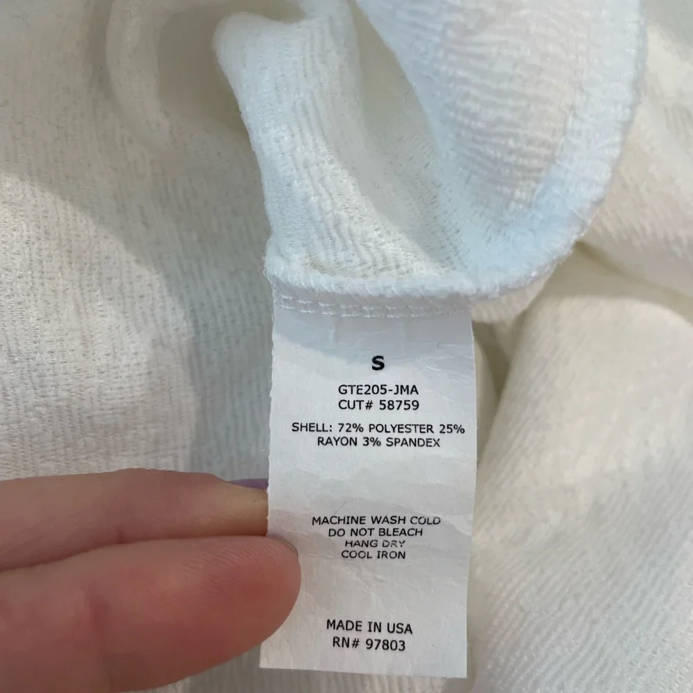 NWOT Elegant White/Cream Bell 3/4 Sleeve Top - Picture 7 of 9